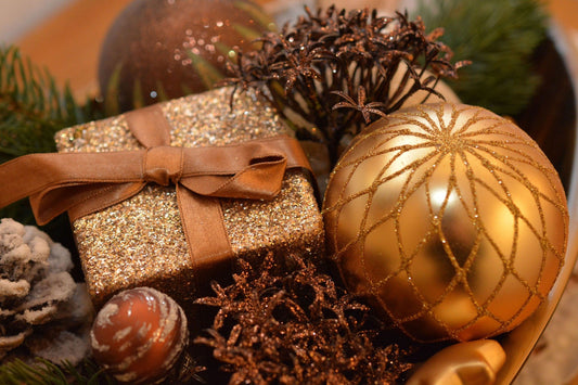 Digitaler Geschenkgutschein zu Weihnachten Goldkugel
