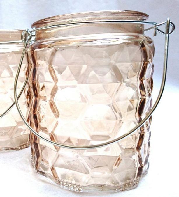 Kleines Windlicht aus Glas "Barock" mit Metallhenkel - Farbe: Orange - zum Hängen & Stellen - KamelundMilch.de